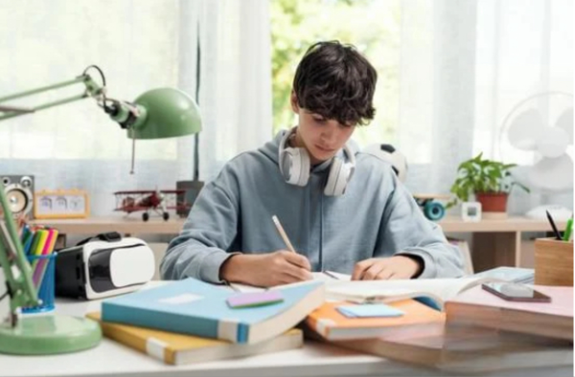 GCSEs Vs IGCSEs: What’s the Difference and Which One is Right for Home Educators!